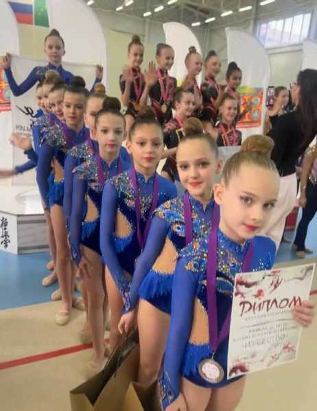 Новороссийские гимнастки вернулись с краевого турнира с командными медалями