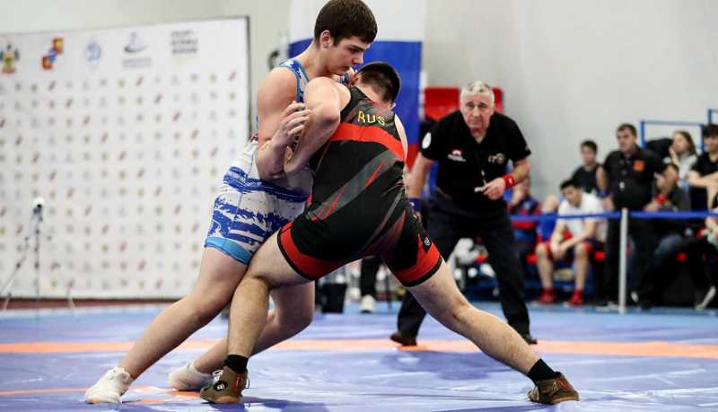 Новороссийский спортсмен на первенстве ЮФО по греко-римской борьбе завоевал серебро и путевку на Первенство России