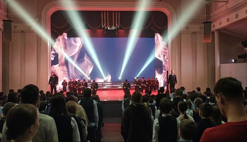 Подвигу участников обороны города-героя Новороссийска посвятили литературно-музыкальный спектакль &laquo;Легендарный десант&raquo;