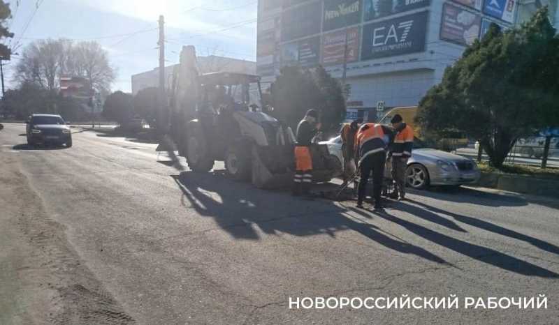 Сегодня в Новороссийске началась подготовка к ремонту ям на дорогах