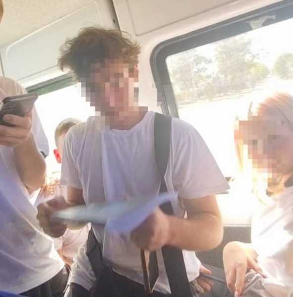 Школьники Новороссийска в автобусах ведут себя &laquo;по-свински&raquo;