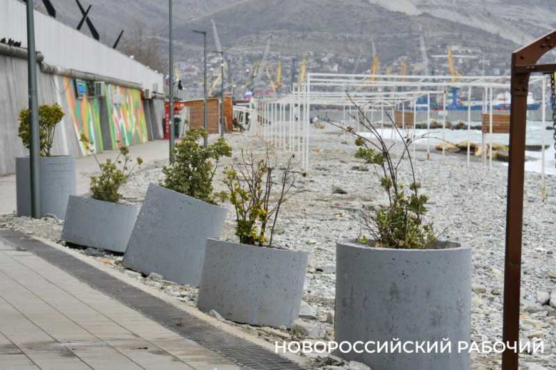 Штормы разрушают центральный горпляж Новороссийска. Фоторепортаж «НР»