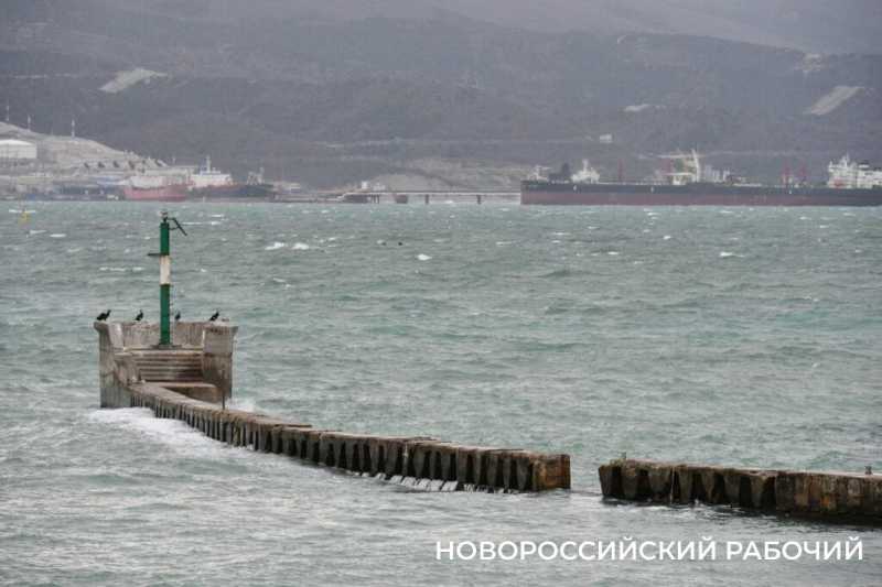Штормы разрушают центральный горпляж Новороссийска. Фоторепортаж «НР»