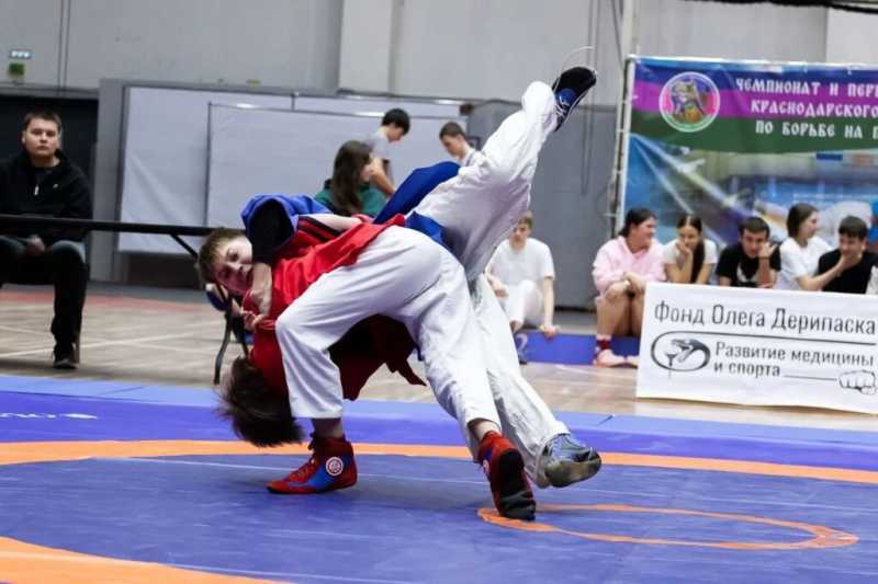 Спортсмены из Новороссийска стали победителями чемпионата по древней борьбе на поясах