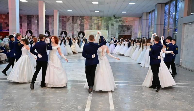 Сретенский бал объединил православную молодежь Новороссийска