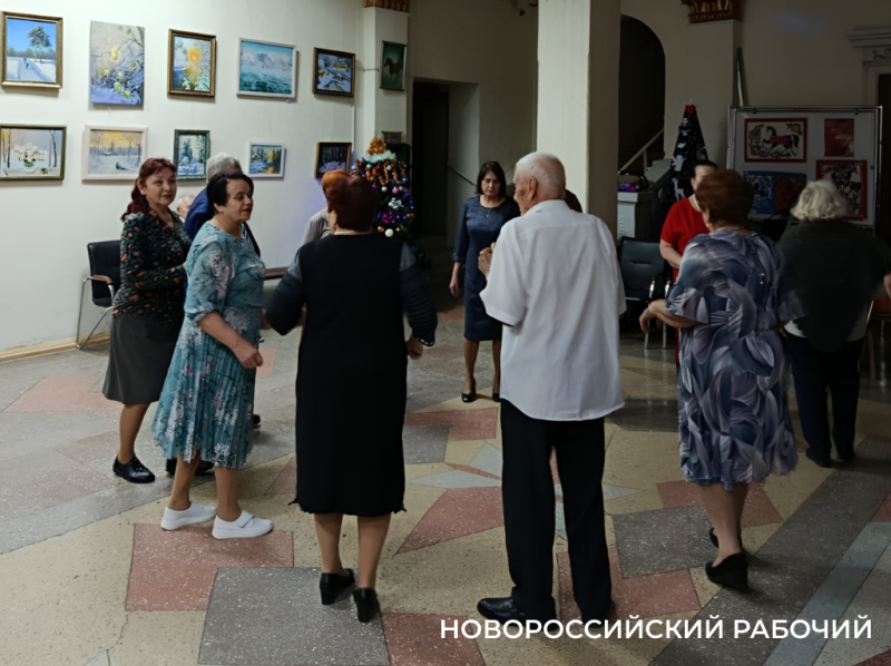 Танцы &mdash; это терапия одиночества! В Новороссийске на вечеринках &laquo;60+&raquo; люди дружат, общаются и женятся