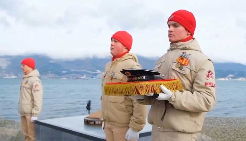 Участники акции &laquo;Белые чайки&raquo; почтили память героев-малоземельцев