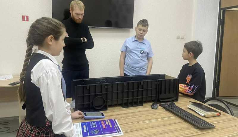 Управление дорог и &laquo;Первый Робот&raquo;: юные новороссийцы презентовали проекты развития дорожной инфраструктуры города