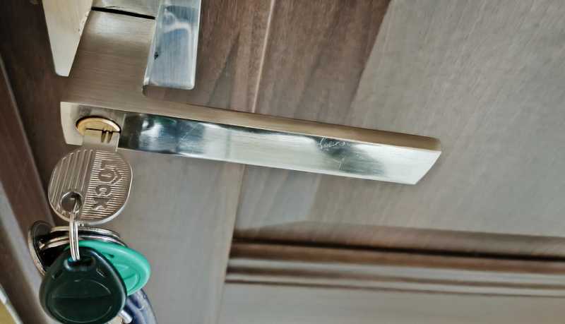 В Новороссийске двух приезжих и их сообщницу будут судить за квартирную кражу