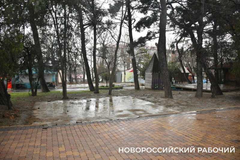 В Новороссийске из городского парка убирают аттракционы