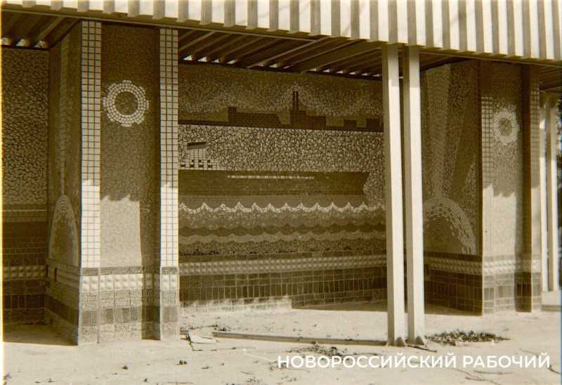 В Новороссийске отремонтируют остановки. Помните, какими они были при СССР?