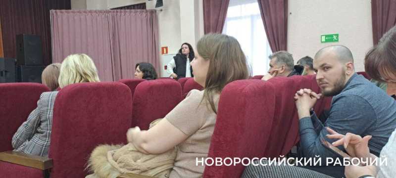 В Новороссийске партию &laquo;Зеленых&raquo; не пустили на свалку. Но оценить масштабы бедствия москвичи успели