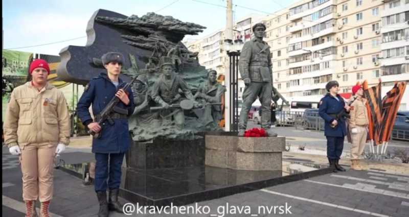 В Новороссийске почтили память Цезаря Куникова. Он скончался 83 года назад от ран, полученных на Малой земле