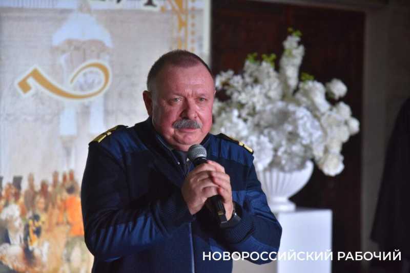 В Новороссийске прошел Сретенский бал. На паркете &ndash; 29 грациозных пар