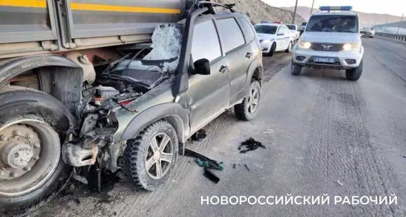 В Новороссийске в ДТП с большегрузом погиб человек