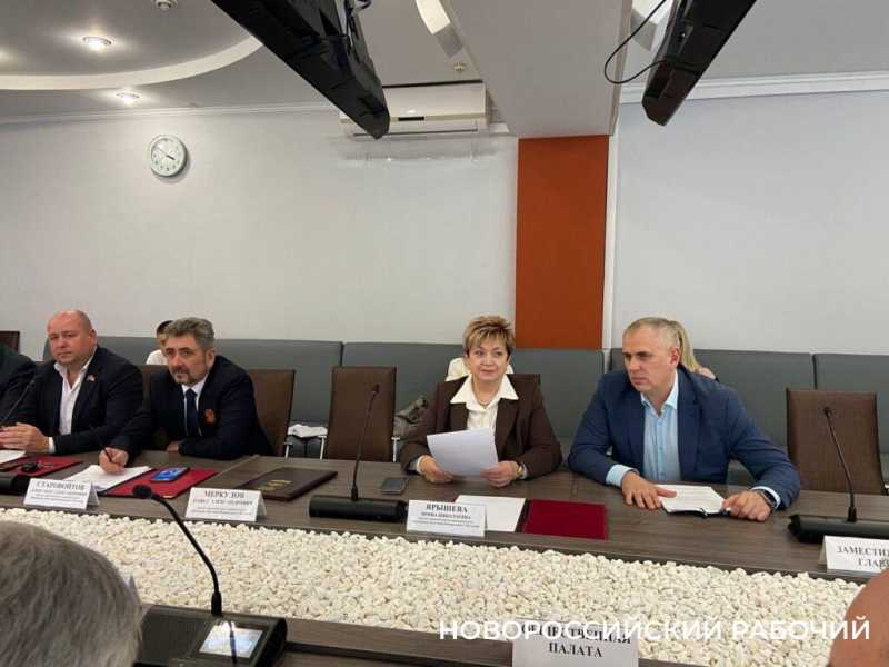 В Новороссийске запустят маршрут ко Дворцу творчества и решили вопрос жителей &laquo;12 &ndash;ого километра&raquo;