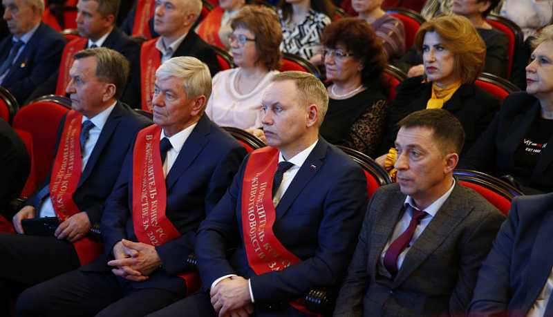 Вениамин Кондратьев наградил лучших животноводов Краснодарского края