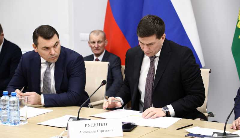 Вениамин Кондратьев поручил подготовить необходимую технику и средства на случай возможных подтоплений