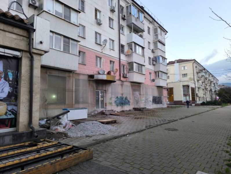 Заложниками бизнеса стали жители домов в центре Новороссийска