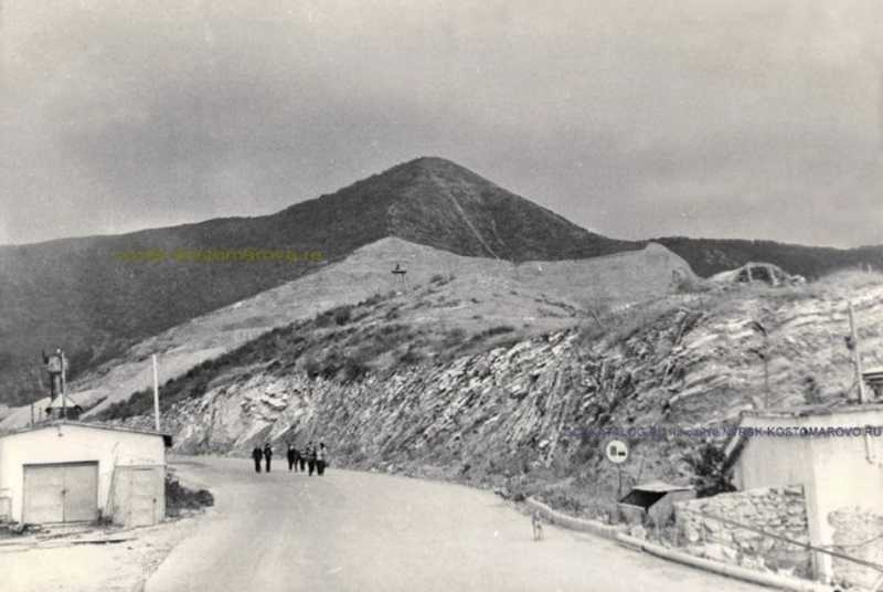 12 марта 1967 года &laquo;Шхуна ровесников&raquo; подняла флаг-памятник в горах Новороссийска