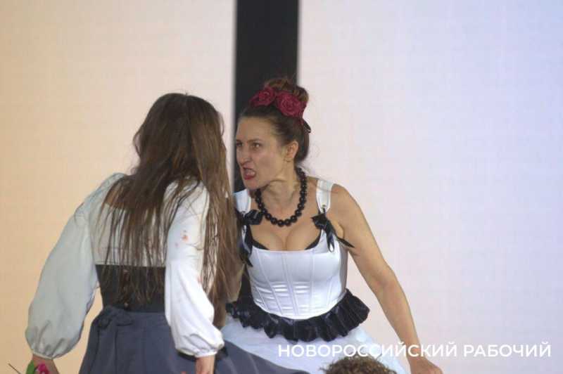 Неожиданный Мольер. В Новороссийске с аншлагом прошла премьера &laquo;Дон Жуана&raquo;