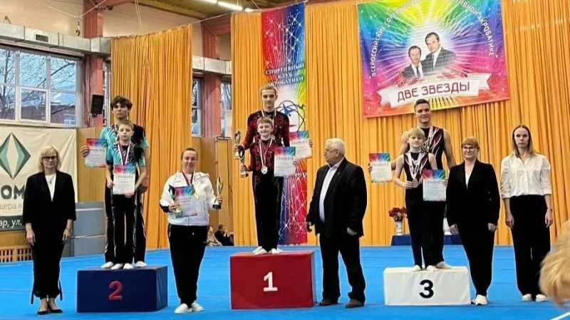 Новороссийские акробаты стали призерами всероссийских соревнований