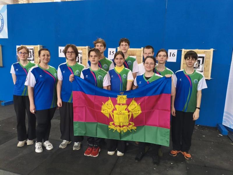 Новороссийские метатели ножа собрали в Москве россыпь наград