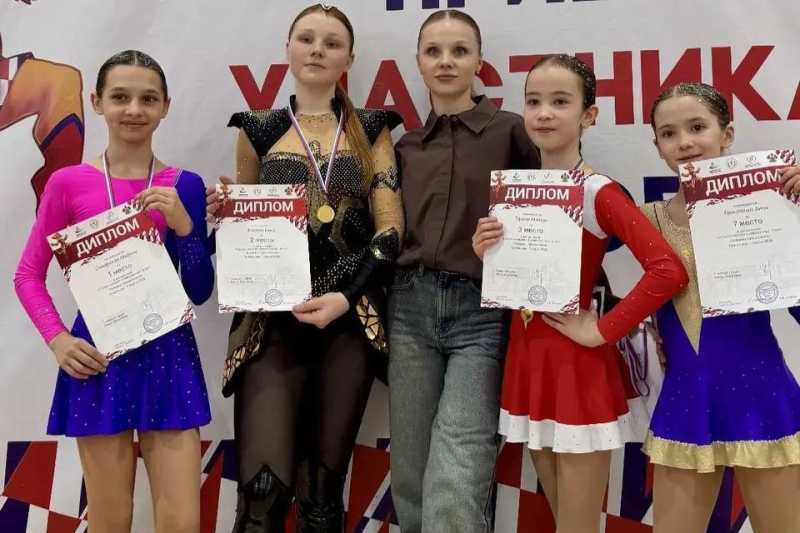 Новороссийские спортсменки выиграли медали соревнований по акробатическому рок-н-роллу