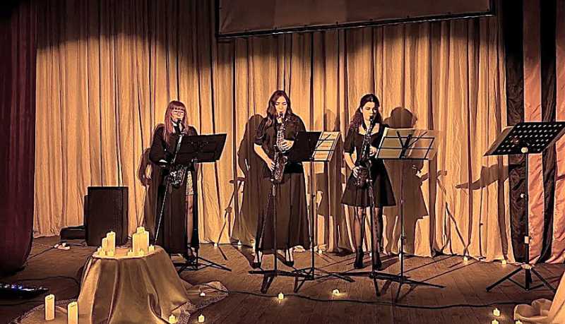 От первых нот до уверенного звука: участники студии саксофона &laquo;До Ми Солька&raquo; продемонстрировали свое мастерство на отчетном концерте