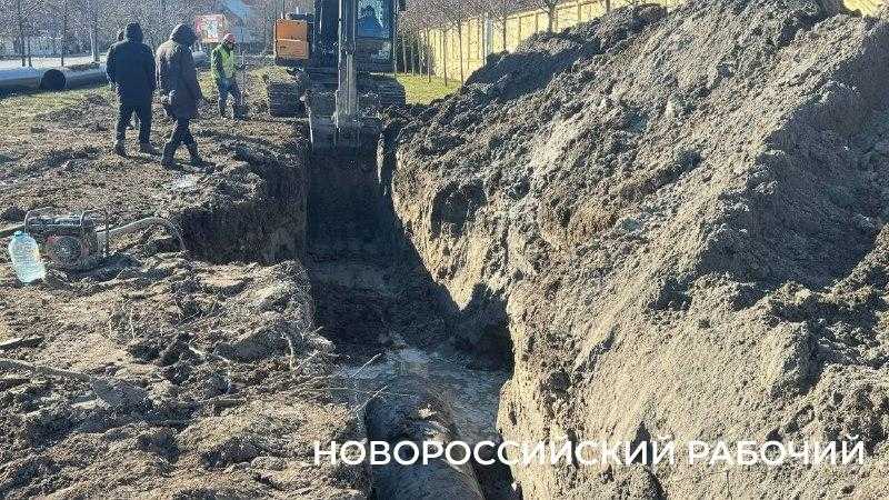 При реконструкции ТГВ в Новороссийске укладывают трубы, которые не боятся воды