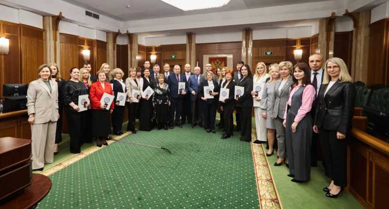 Руководитель ФНС России встретился с лучшими наставниками Службы