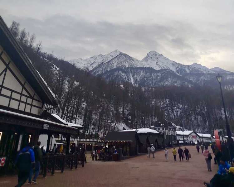 Руководители и сотрудники сразу трех отелей курорта &laquo;Роза Хутор&raquo; прошли обучение бережливым технологиям