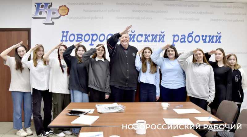 Сегодня Новороссийск отмечает день рождения легендарного Владимира Бурлакова! Он был главным редактором &laquo;НР&raquo; 40 лет!