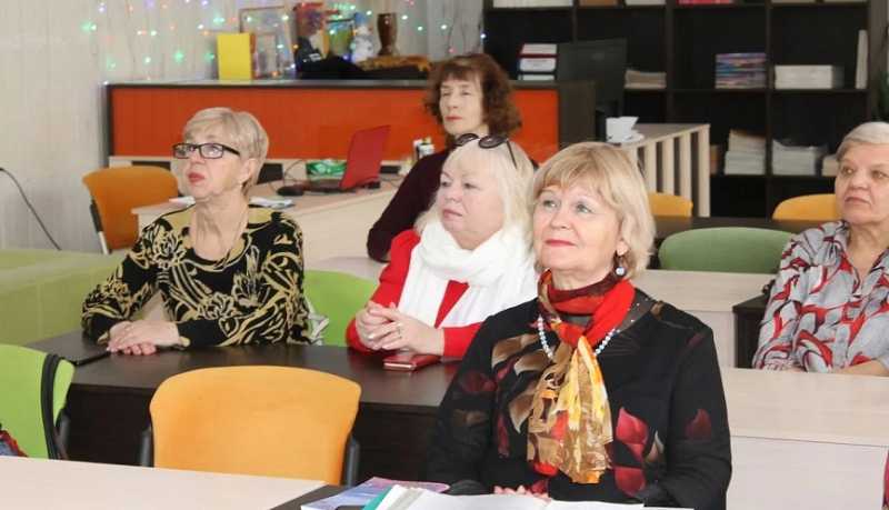 Сквозь километры &ndash; к сердцу: телемост объединил любителей поэзии Новороссийска и Ханты-Мансийска