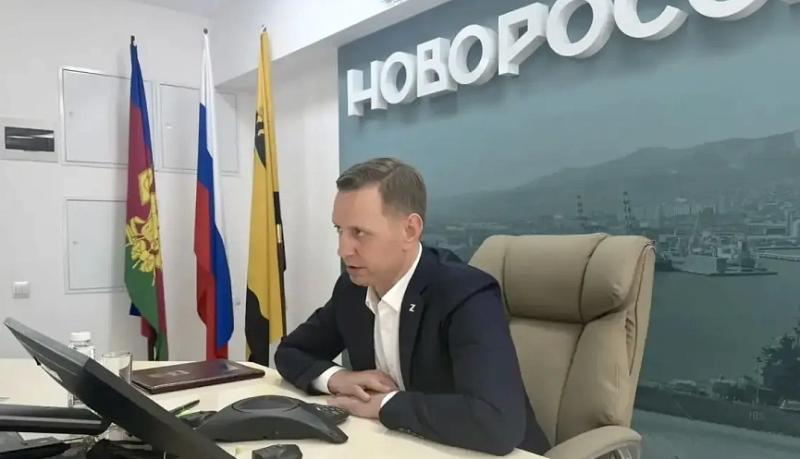 В Муниципальном центре управления стартовала &laquo;Горячая линия&raquo; с участием главы города-героя Новороссийска Андрея Кравченко