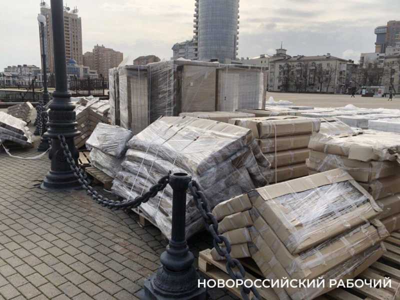 В Новороссийске 25 марта начнут устанавливать новые лавочки