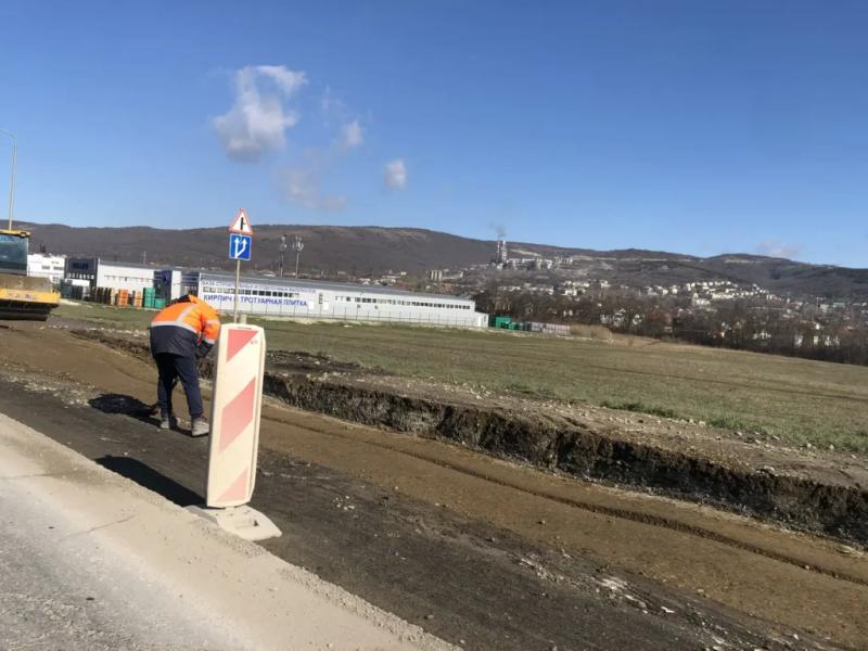 В Новороссийске дикие пробки на въезде/выезде продлятся до июля. Как минимум