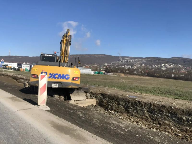 В Новороссийске дикие пробки на въезде/выезде продлятся до июля. Как минимум