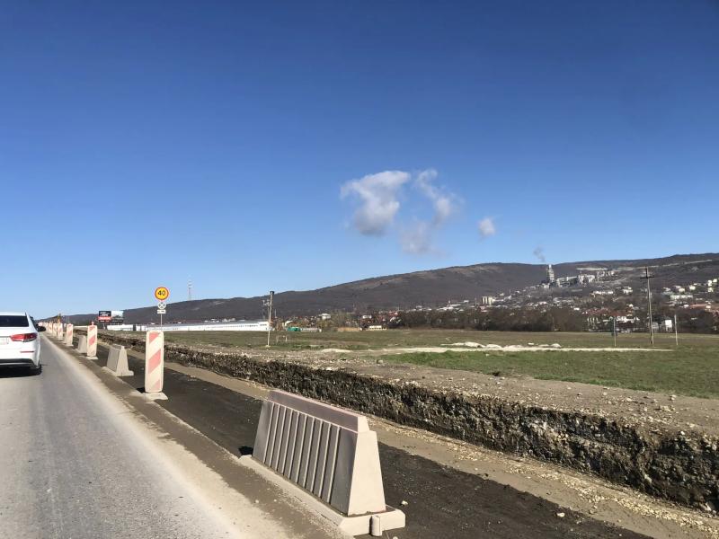 В Новороссийске дикие пробки на въезде/выезде продлятся до июля. Как минимум