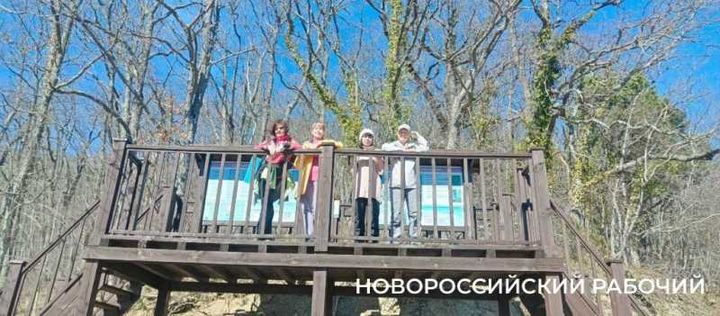 В Новороссийске, Геленджике и Абрау просто толпы людей