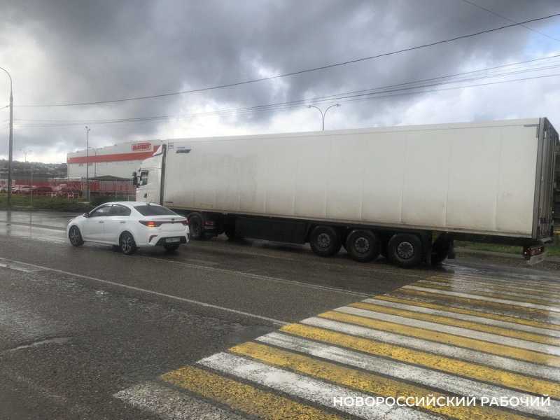 В Новороссийске опять пообещали принимать меры к большегрузам-нарушителям