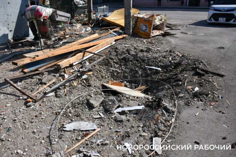 В Новороссийске от осколков БПЛА женщину спасла тюлевая занавеска