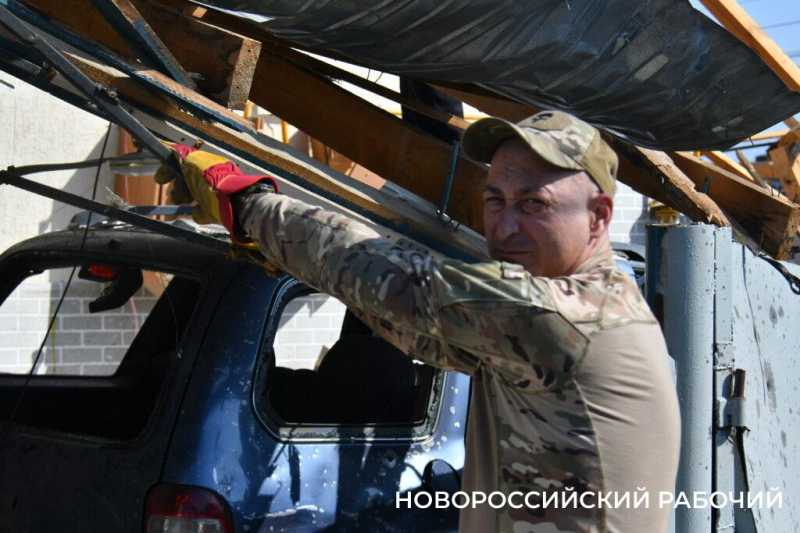 В Новороссийске от осколков БПЛА женщину спасла тюлевая занавеска