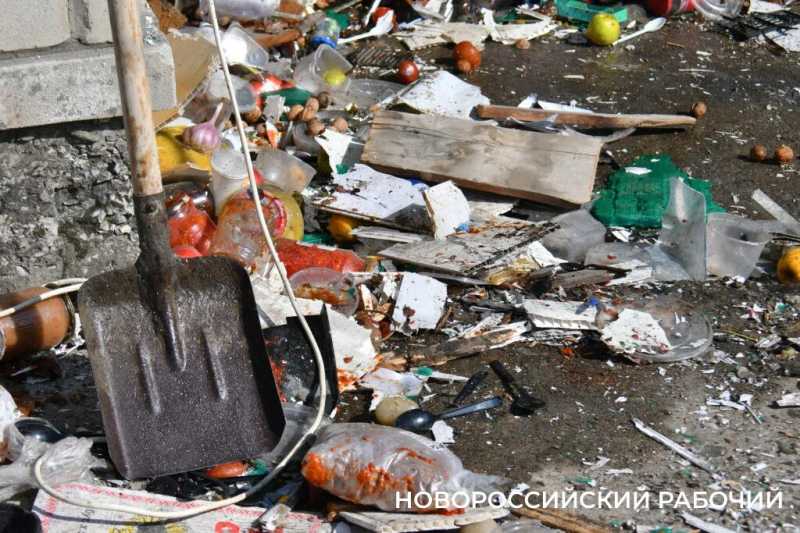 В Новороссийске от осколков БПЛА женщину спасла тюлевая занавеска