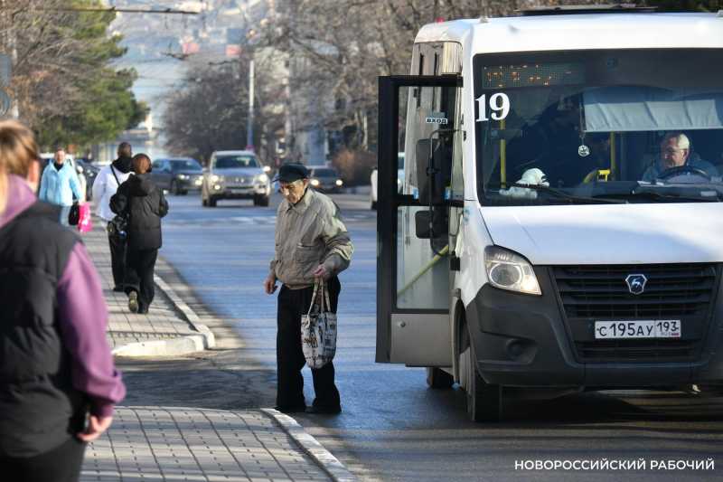 В Новороссийске пассажиры страдают от ремонта дороги и перебоев с Интернетом