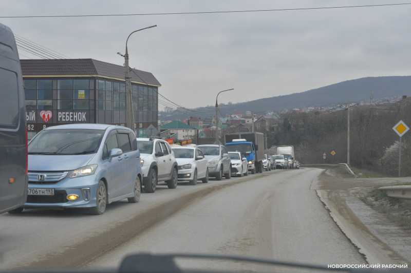 В Новороссийске пробки стали терпимее. Надолго ли?