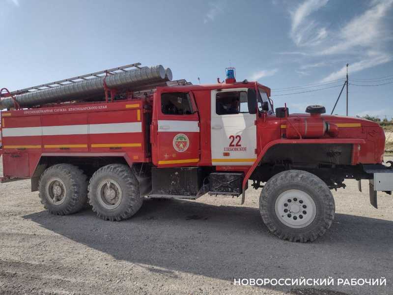 В Новороссийске продолжают тушение пожара на терминале из-за атаки БПЛА