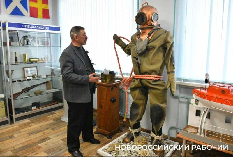 В Новороссийске работает уникальный музей-мастерская старинных водолазных костюмов
