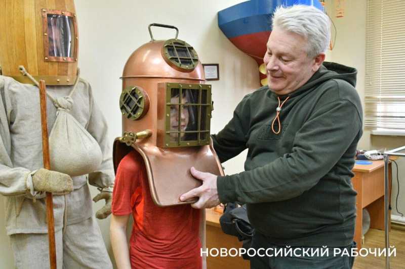 В Новороссийске работает уникальный музей-мастерская старинных водолазных костюмов