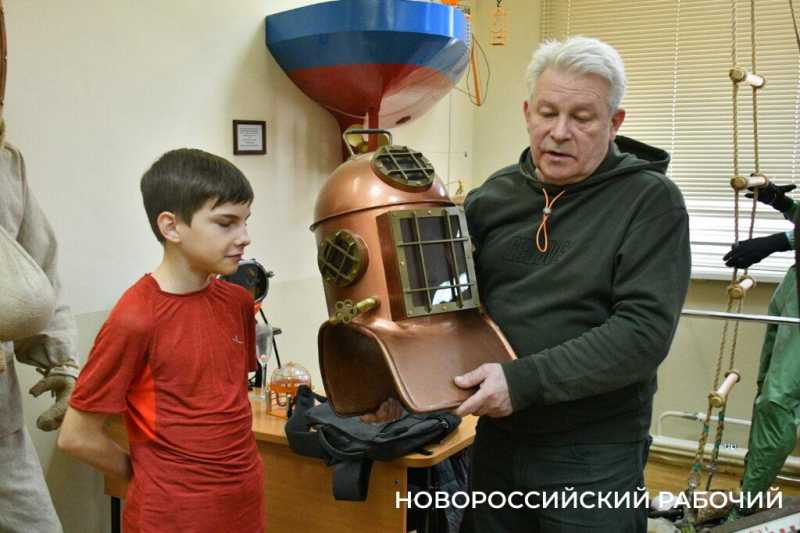 В Новороссийске работает уникальный музей-мастерская старинных водолазных костюмов
